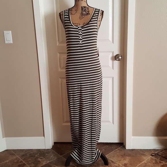Heart & Hips Dresses & Skirts - NWOT Heart & Hips Maxi